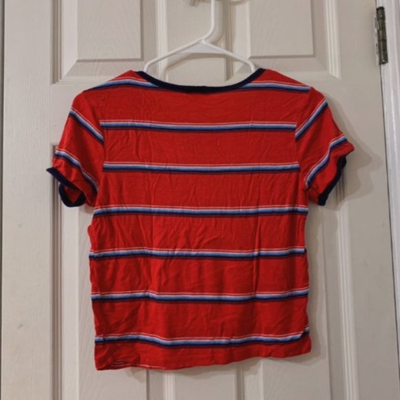 crop top - Picture 2 of 3